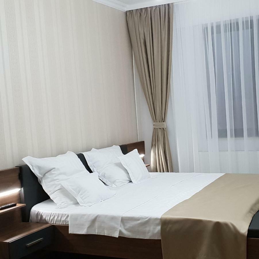 Apartament Laura Solid House مامايا المظهر الخارجي الصورة